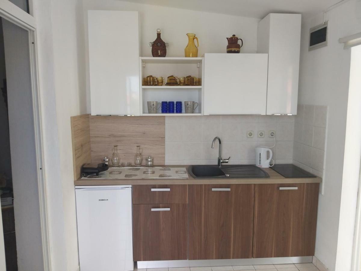 Apartment Milka Vinjerac Esterno foto