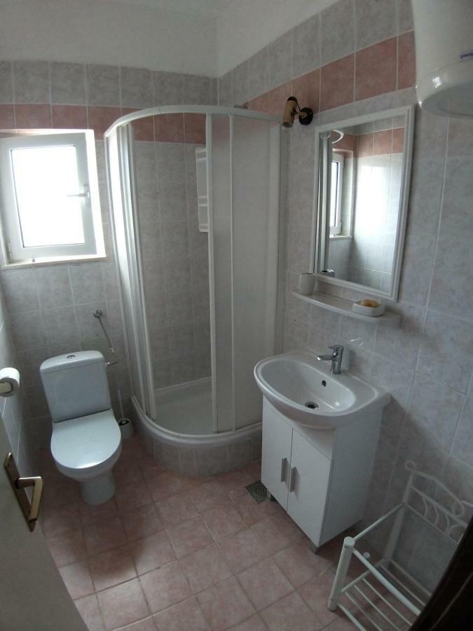 Apartment Milka Vinjerac Esterno foto